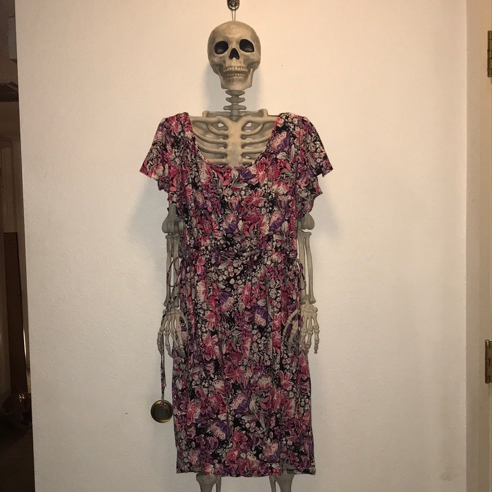 Torrid floral flutter sleeve dress size